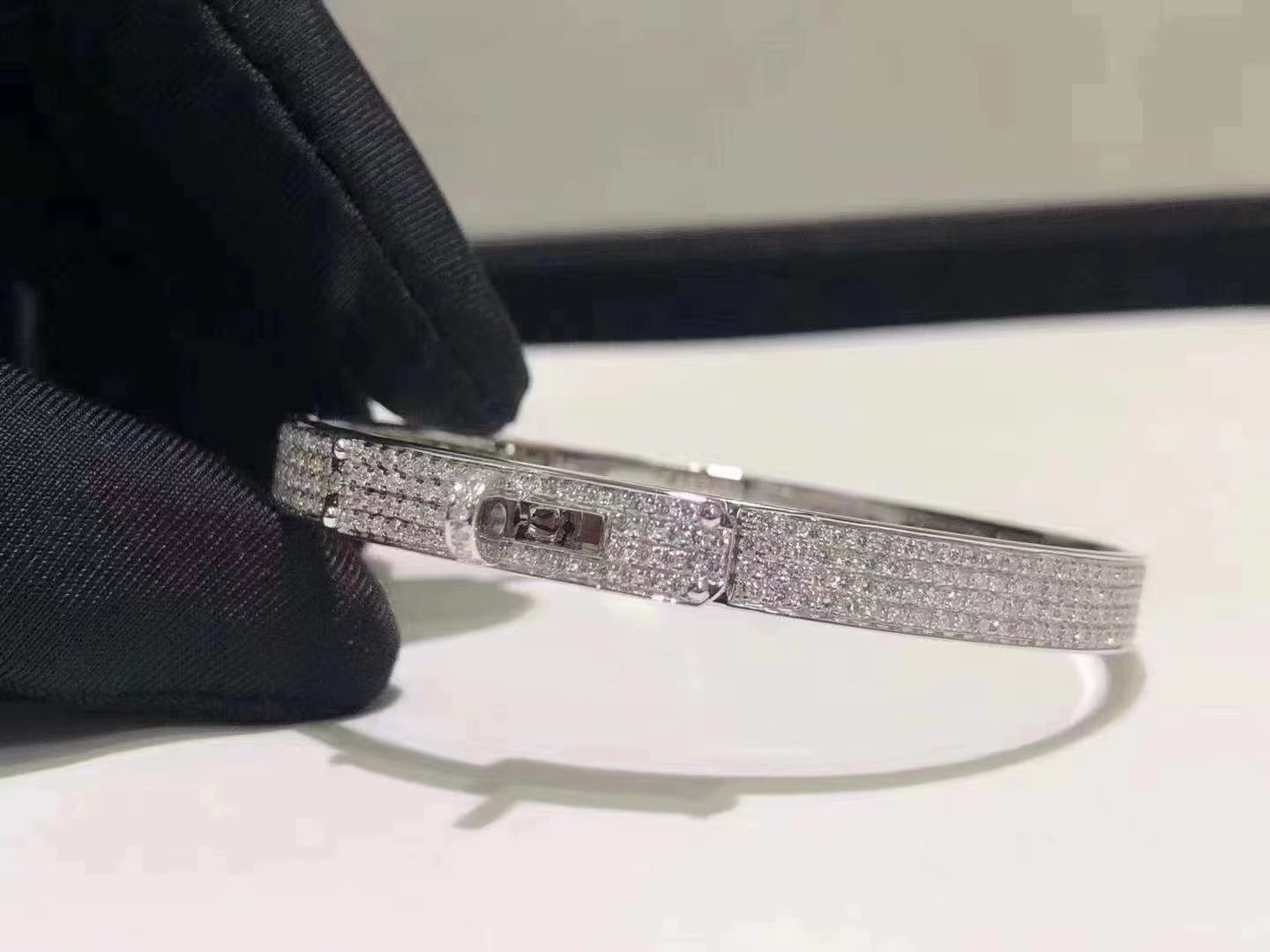 ®Lume Jewelry®HM KELLY BRACELET IN SILVER AND FULL PAVE DIAMOND