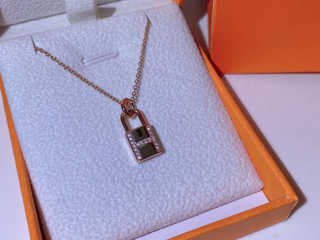 「ルームジュエリー」HMアドバンスドニッチロックヘッドネックレス ダイヤモンド