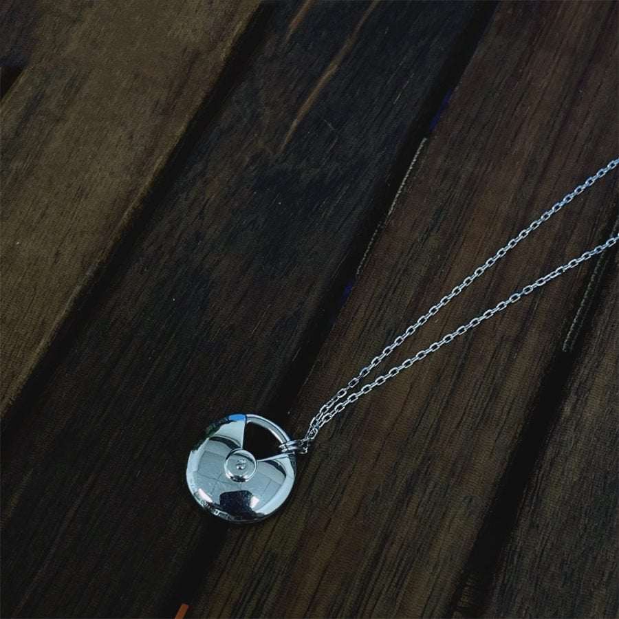 Lume Jewelry『アミュレット シルバー フル ダイヤモンド ネックレス』