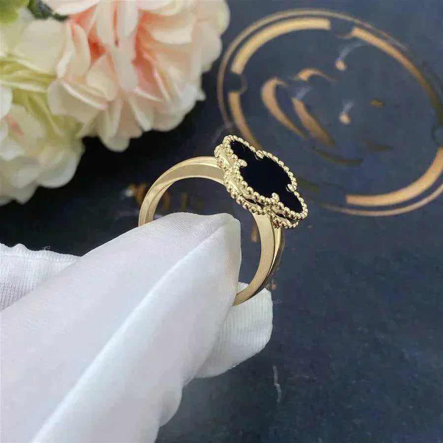 ®Lume Jewelry® クローバー オニキスリング