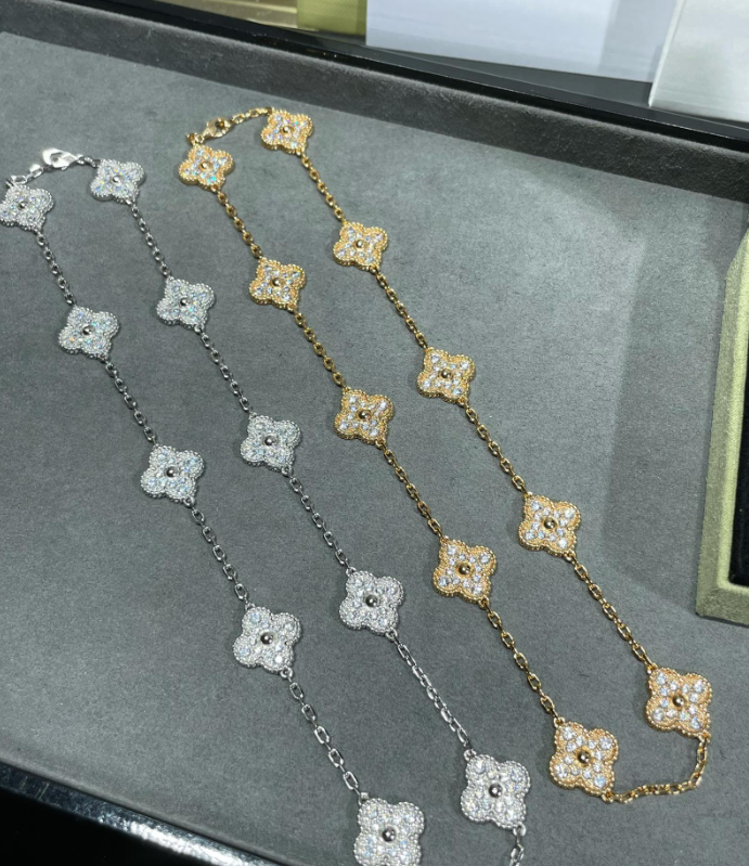[「Lume Jewelry」]クローバー 10モチーフ フルダイヤモンドネックレス