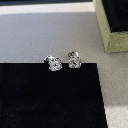 Lume Jewelry クローバーミニダイヤモンドスタッドピアス